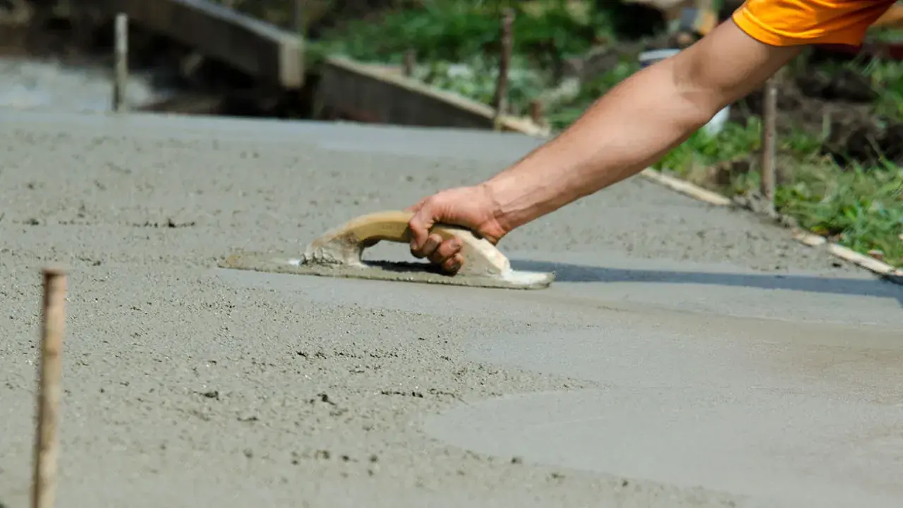 Ile wiąże beton B25? Kluczowe czynniki wpływające na czas schnięcia